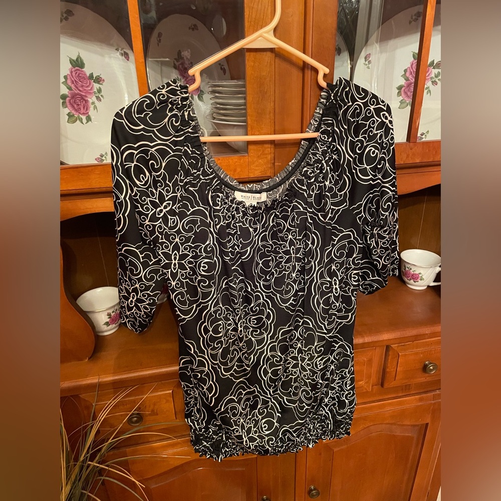 🖤White House - Black Market Blouse🖤